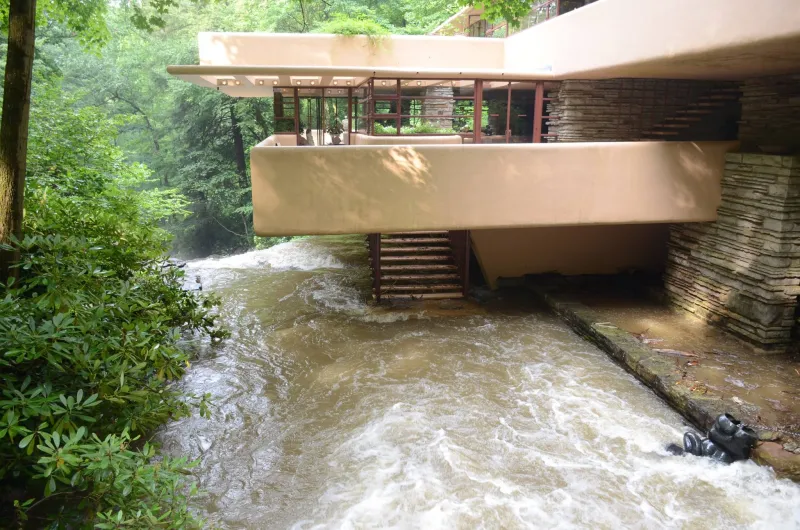 «Fallingwater» تحفة معمارية مخفية في قلب الغابات