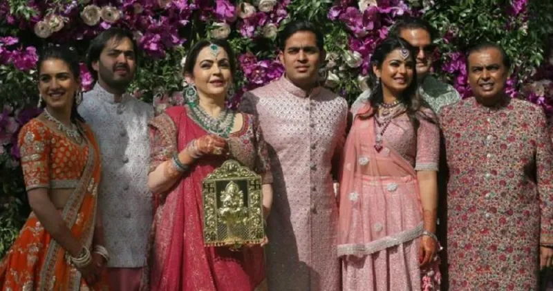 مشاهير العالم في حفل زفاف أسطوري لنجل أغنى رجل في الهند (فيديو)