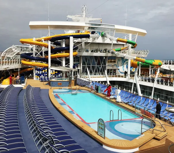 ترغب في رحلة ممتعة.. إليك أفضل السفن البحرية 2019