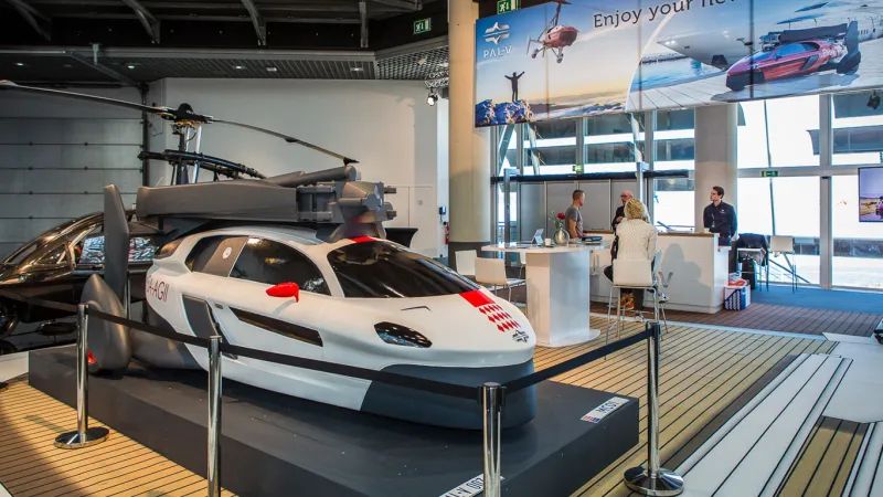 شاهد Liberty أول سيارة طائرة في العالم ( فيديو)