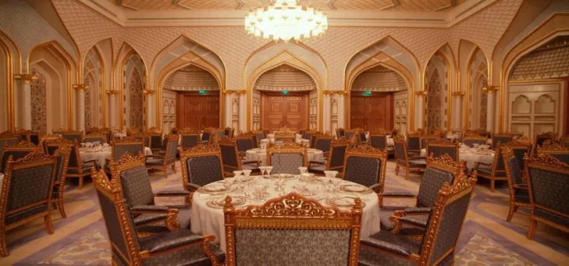 الفخامة والجمال.. القصر الرئاسي في أبوظبي قطعة من الجنة على أرض الإمارات (صور)