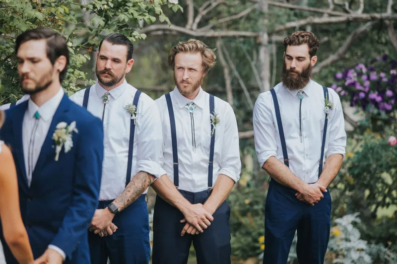 حمالات البنطال تعود في موضة 2019.. إليك دليلك الشامل لارتدائها