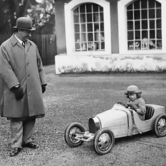 بوغاتي تطلق سيارة لأطفال الأثرياء بخصائص مميزة (صور)