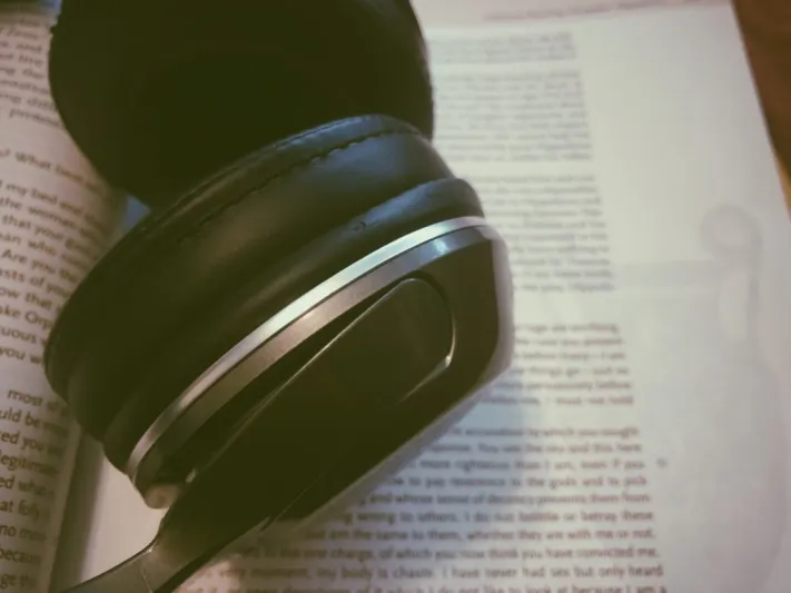 تسكن الآلام وتقضي على التوتر.. كيف تؤثر الموسيقى على أذهاننا؟