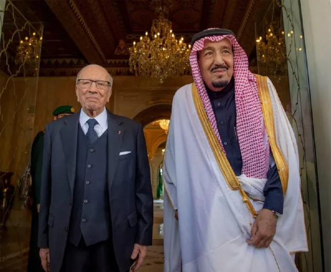 مأدبة غداء فخمة بأشهر الأكلات التونسية التراثية احتفاءً بخادم الحرمين الشريفين