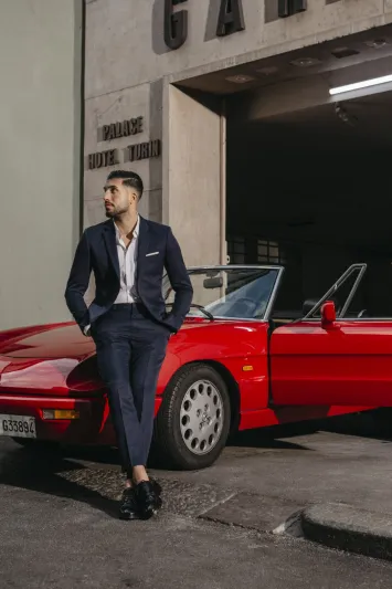 مجموعة إمري تشان للبدل الكلاسيكية والقطع الأساسية المريحة من H&M.. الزي الأمثل للشباب العاشق للموضة