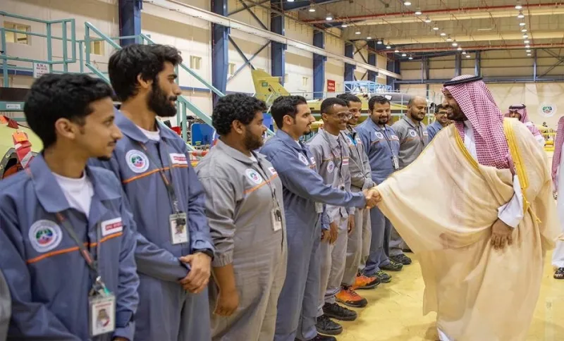 ما تريد معرفته عن أول طائرة تدريب نفاثة من طراز هوك التي دشنها ولي العهد (صور)