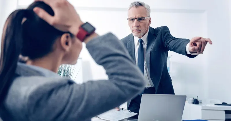 لهذه الأسباب تفكر المرأة في ترك وظيفتها وتبديل مجالها المهني أكثر من الرجل