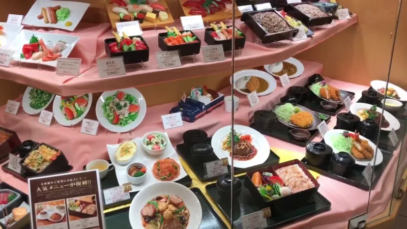 جولة في أروع قاعات الطعام من جميع أنحاء العالم