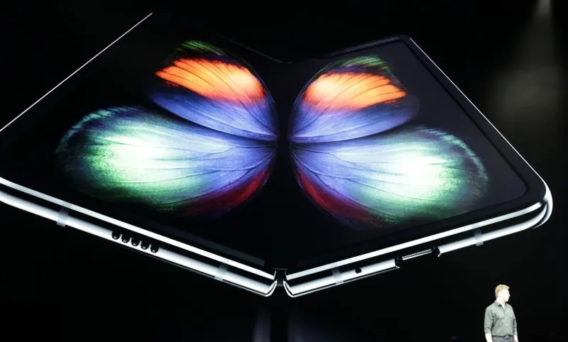 هل تنجح الهواتف القابلة للطي في أن تكون مستقبل التكنولوجيا؟ 