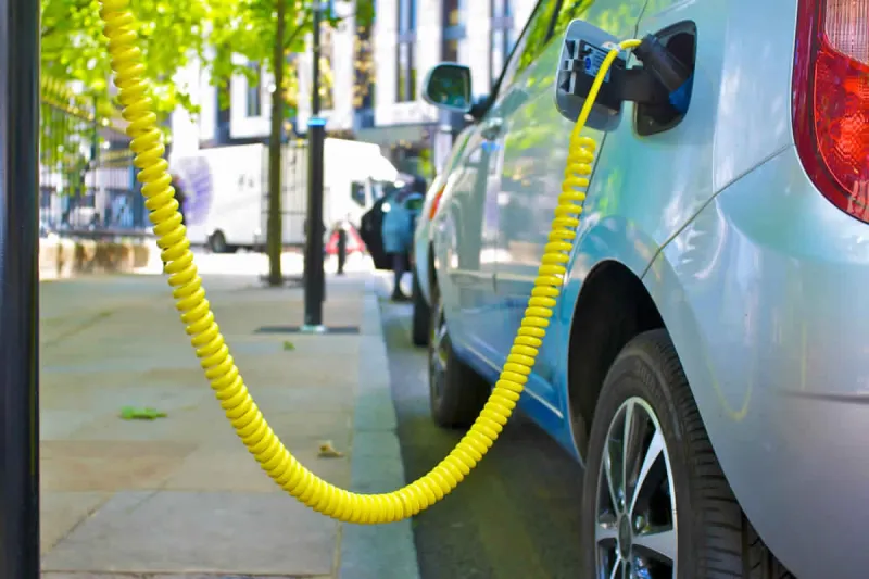 إحذر.. عيب خطير عند إعادة تعبئة الوقود يكلفك مبالغ باهظة