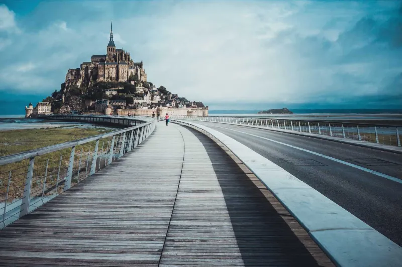 دليلك الكامل للسياحة في فرنسا.. هذه أفضل المزارات والمطاعم والفنادق