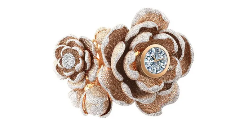 بسعر خرافي.. ساعة تضم أكتر من 15 ألف ماسة تدخل موسوعة جينس