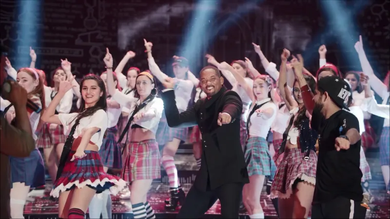 ويل سميث يرقص هندي في استعراض بوليوودي بفيلمه الجديد (فيديو)