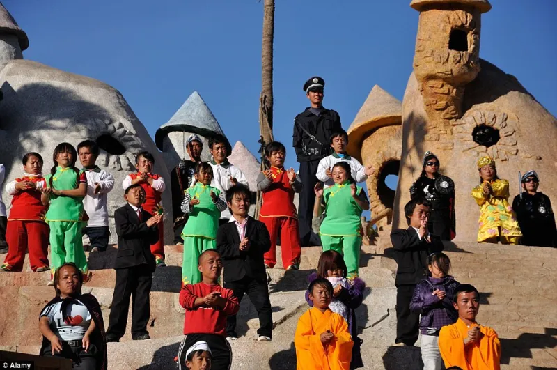 شاهد.. ملك وحراس وأبطال خارقون.. أهلا بك في مملكة الأقزام