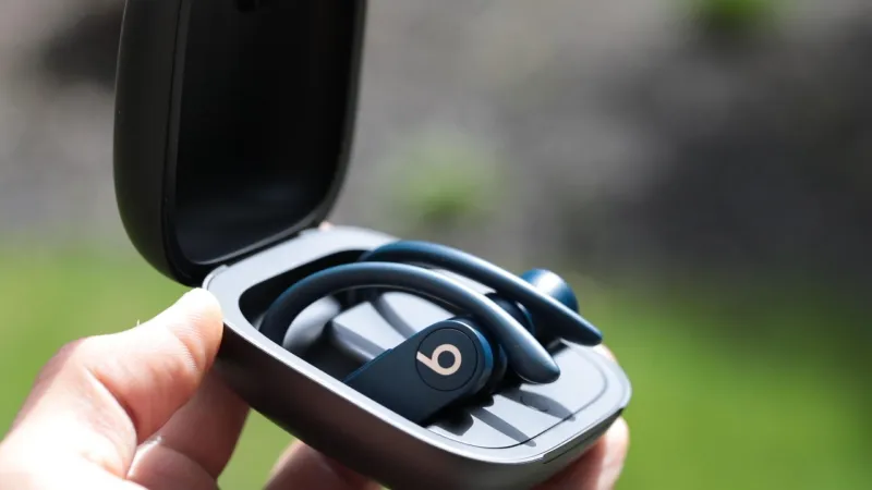 "Powerbeats Pro".. سماعات مميزة بمواصفات منافسة (فيديو)