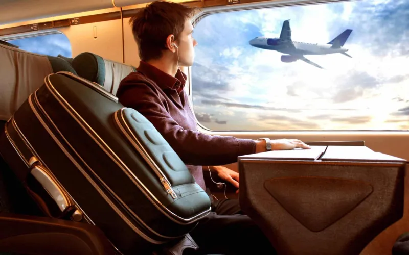 تسافر قريبا؟.. إليك 6 حيل للحصول على تذاكر بسعر زهيد