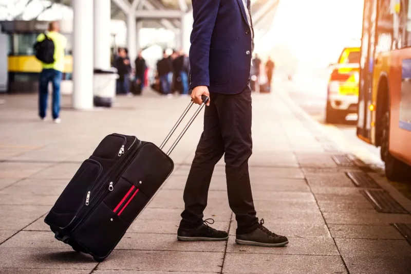 تسافر قريبا؟.. إليك 6 حيل للحصول على تذاكر بسعر زهيد