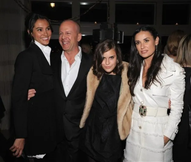 مشاهير حافظوا على علاقاتهم بعد الانفصال.. لهذا السبب فقط