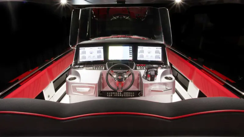 قارب السباقات الأقوى "41 AMG Carbon Edition".. صاروخ بحري بـ4 محركات