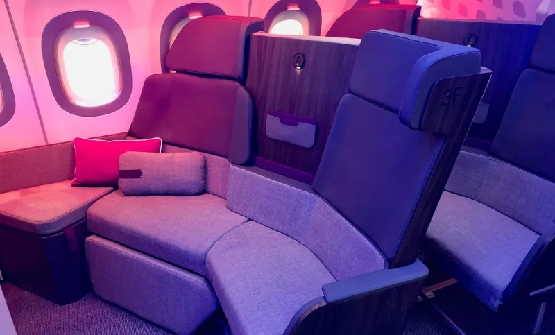 "Settee Corner" أريكة إيرباص الجديدة.. غرفة معيشة على الطائرة