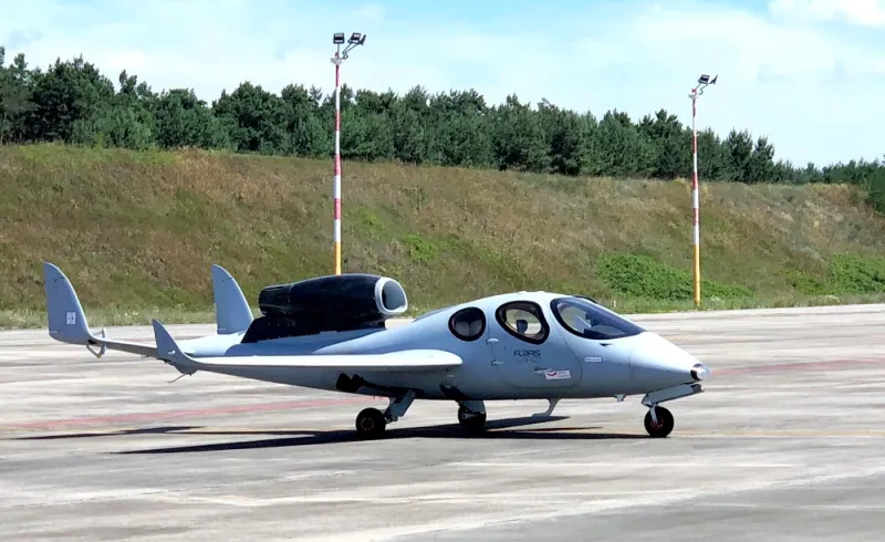 أول رحلة لأصغر طائرة خاصة لرجال الأعمال في العالم (فيديو)