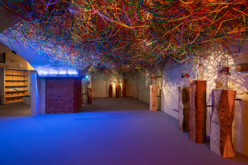 متحف سلڤاتوري فيراغامو يستضيف معرضاً يلقي الضوء على الاستدامة عبر الأزياء والفن الصديق للبيئة