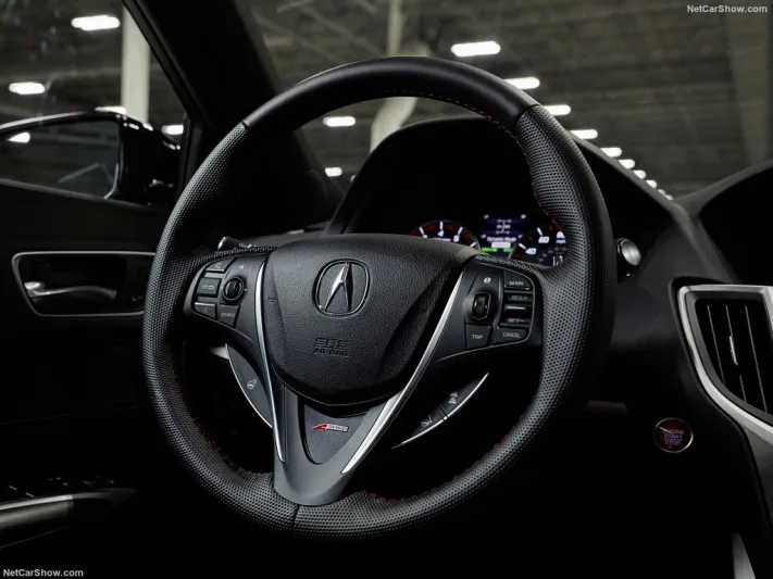 نسخة مذهلة مصنوعة يدوياً من سيارة أكورا TLX PMC