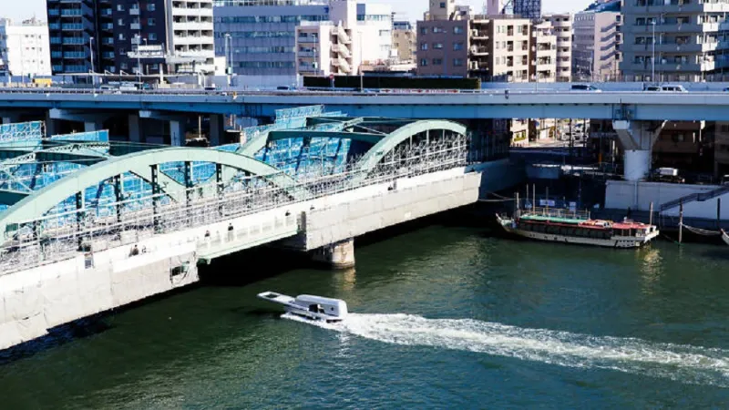 إبداع في عالم البحار.. قارب ياباني غير مسبوق على شكل "سحّاب" (صور)