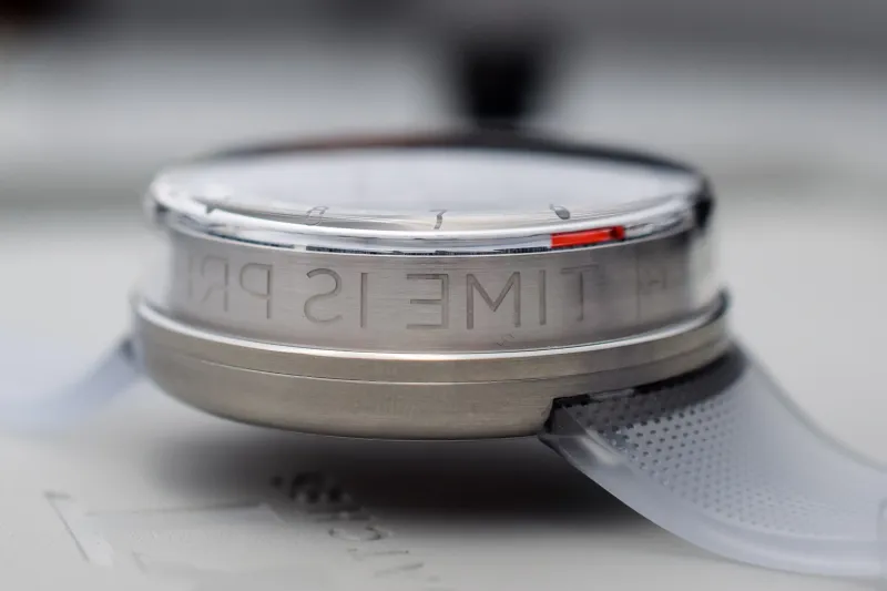 تتألف من 63 وجها معكوسا.. إليك ساعة  H0 Time is Precious العصرية (صور)