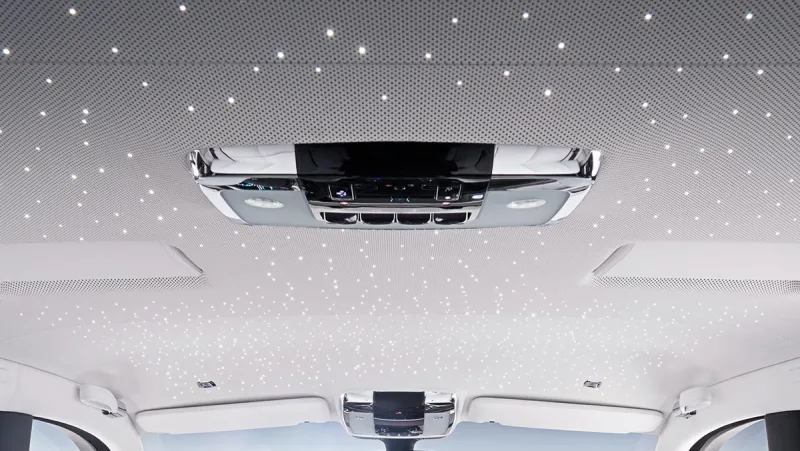 الإبداع والفخامة.. مواصفات خيالية لسيارة رولز رويس فانتوم الجديدة (صور)