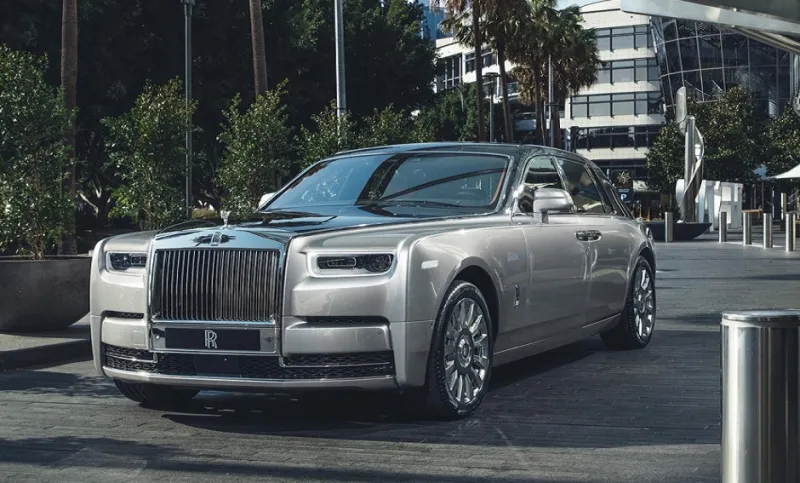 الإبداع والفخامة.. مواصفات خيالية لسيارة رولز رويس فانتوم الجديدة (صور)