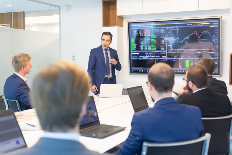 مزايا وعيوب القيادة الأوتوقراطية.. هكذا تصبح «ديكتاتورا» ناجحا