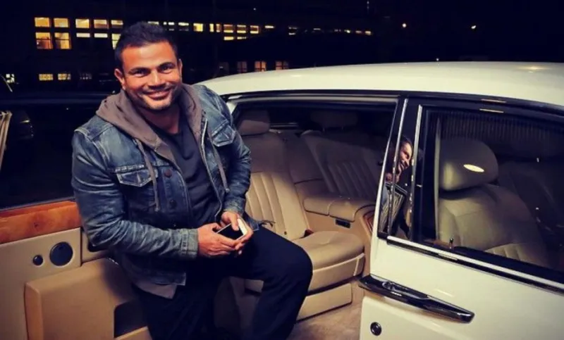 هذه السيارة خطفت إعجاب الهضبة عمرو دياب.. هل تستحق؟