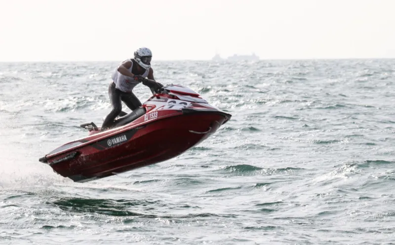 في إجازة الصيف.. لماذا يجب أن تقتني دراجة مائية؟ 