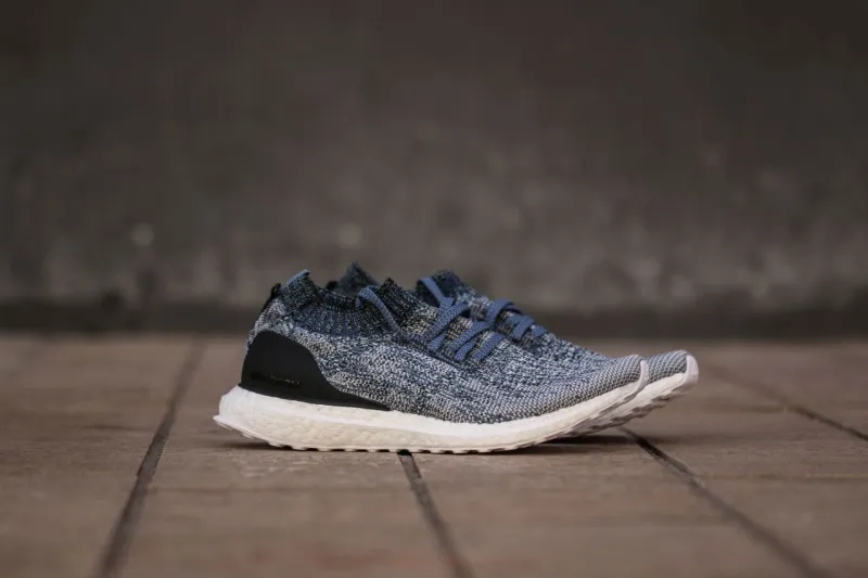 أحذية رياضية من " أديداس" مصنوعة من نفايات المحيطات