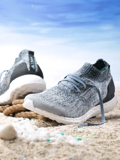 أحذية رياضية من " أديداس" مصنوعة من نفايات المحيطات