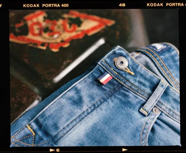 Vilebrequin تكشف إلى نخبة مجتمع دبي عن أول مجموعة دينيم لها