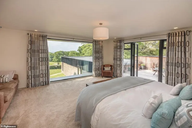 لسرعة البيع.. منزل فاخر بشاطئ خاص بأقل من سعره بمليون استرليني (صور)