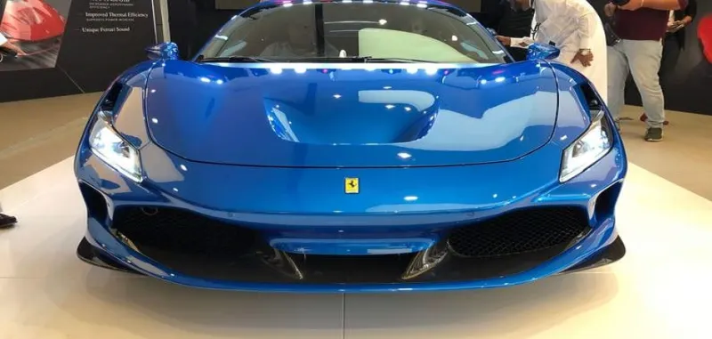 الأقوى في التصميم الديناميكي.. تعرف على مميزات سيارة فيراري F8 تريبوتو الجديدة (صور)