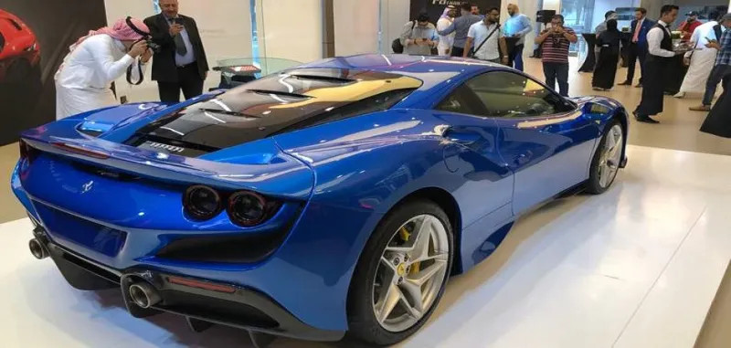 الأقوى في التصميم الديناميكي.. تعرف على مميزات سيارة فيراري F8 تريبوتو الجديدة (صور)