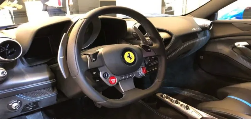 الأقوى في التصميم الديناميكي.. تعرف على مميزات سيارة فيراري F8 تريبوتو الجديدة (صور)