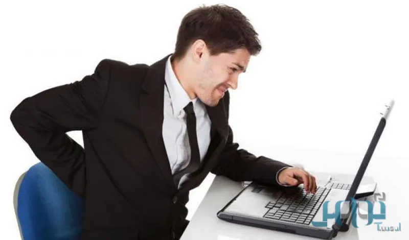 يؤدي إلى الوفاة.. كيف يمكنك تفادي أضرار الجلوس الطويل في العمل؟