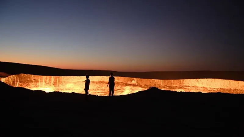 جحيم على الأرض.. فوهة نيران لم تنطفئ منذ 40 عاما (صور)