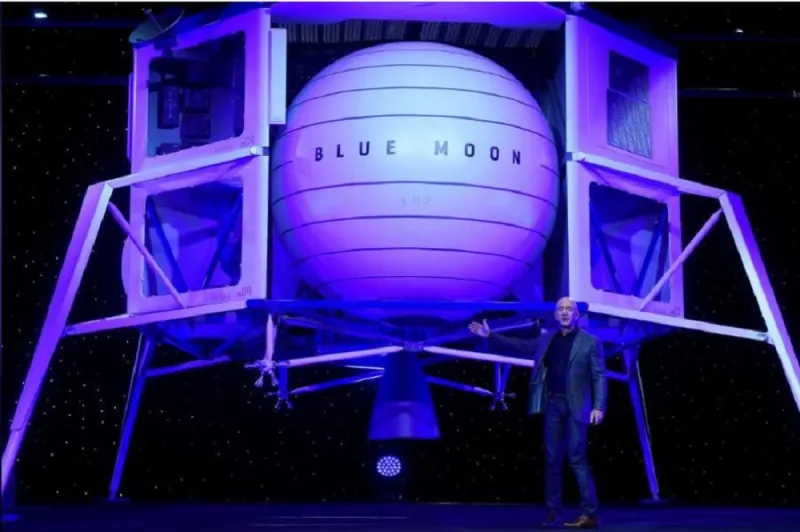 جولة مع جيف بيزوس داخل مركبته الفضائية «بلو مون».. هيا إلى القمر