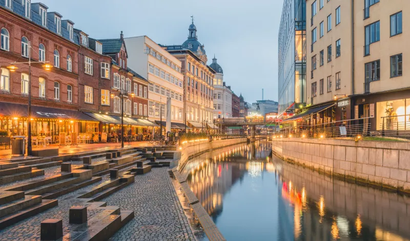 آرهوس مدينة السعادة في الدنمارك.. لا تفوت زيارة قصر الملكة