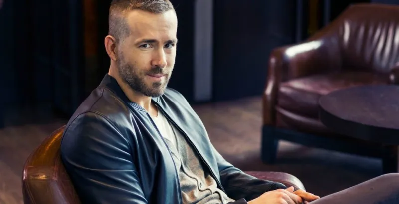 كيف تبدو أنيقا على طريقة الممثل الشهير رايان رينولدز