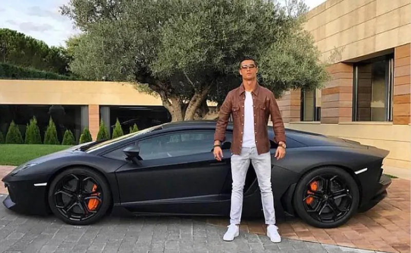 لن تصدق.. أشياء يستطيع كريستيانو رونالدو شراءها براتبه الخيالي