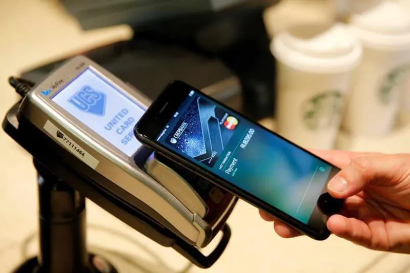 Apple Pay تتوسع في المملكة.. 4 بنوك جديدة تدخل الخدمة