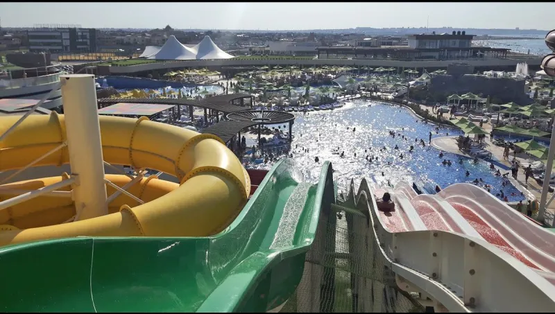 لعشاق المخاطرة والإثارة والتشويق.. إليكم أفضل مدن الملاهي المائية في العالم